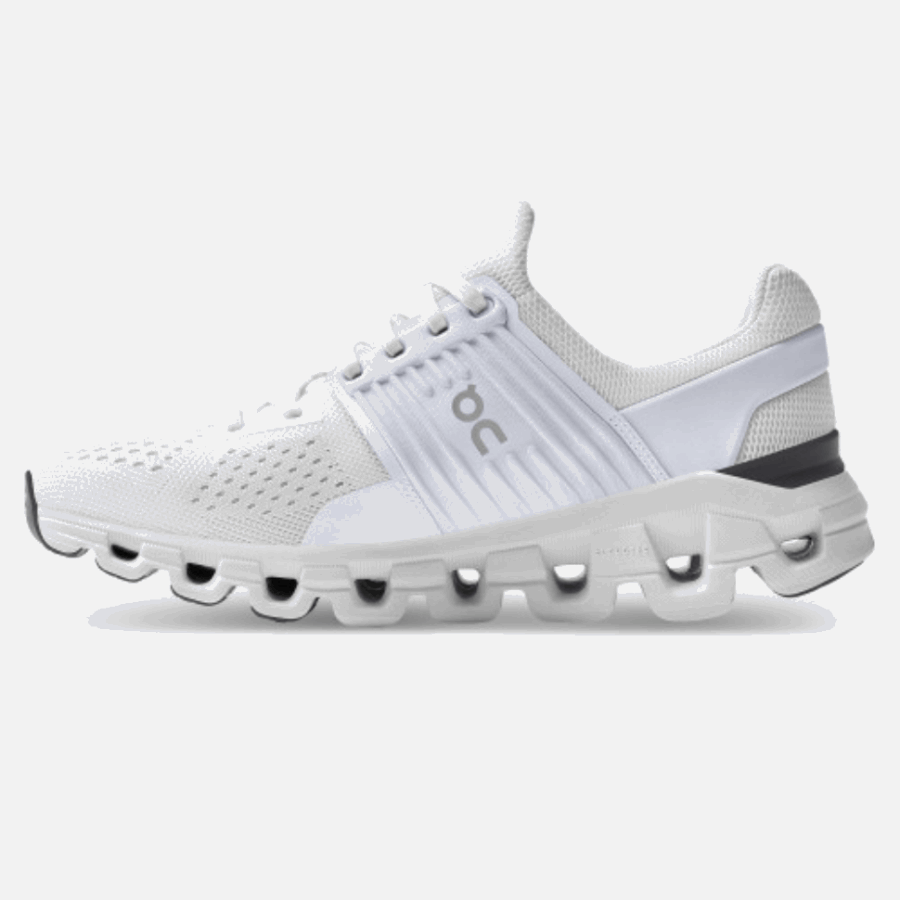 Cloudwift Sur La Course Tout Blanc