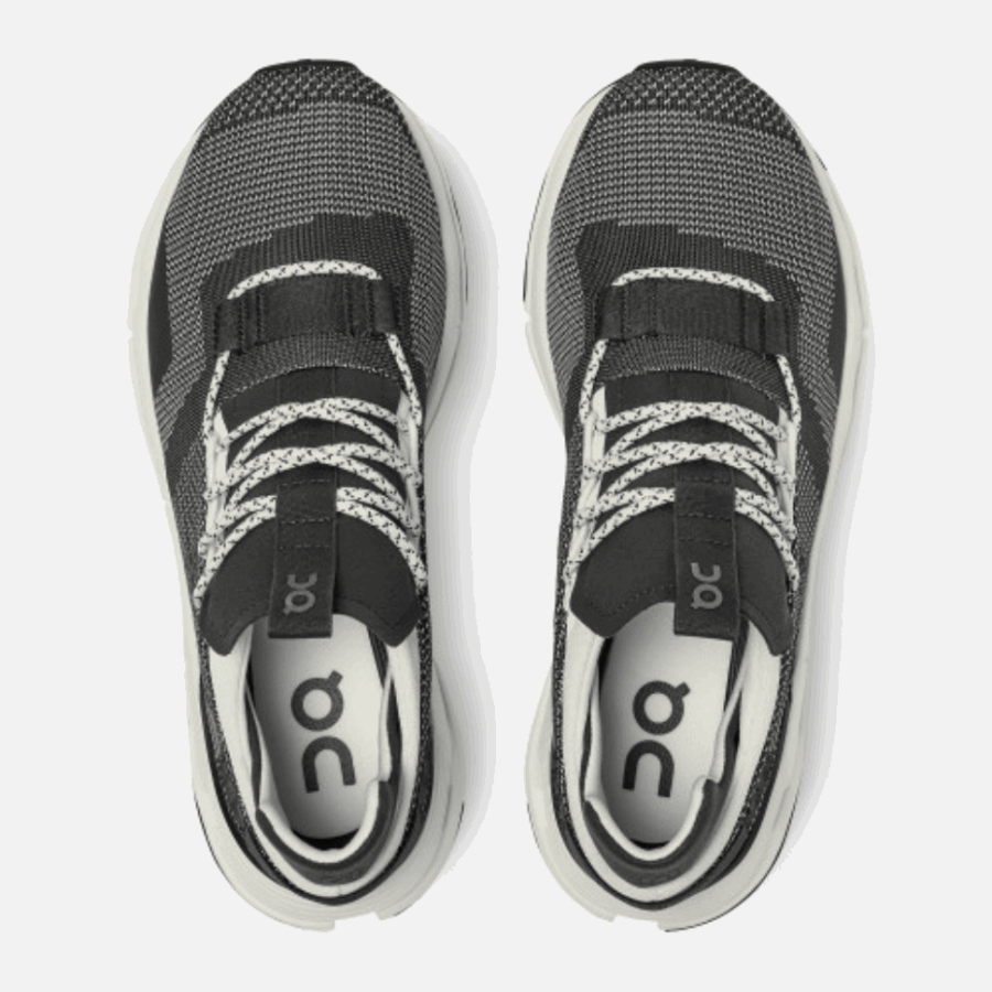 Cloudnova Sur La Course Noir-blanc