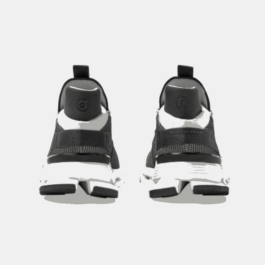 Cloudnova Sur La Course Noir-blanc