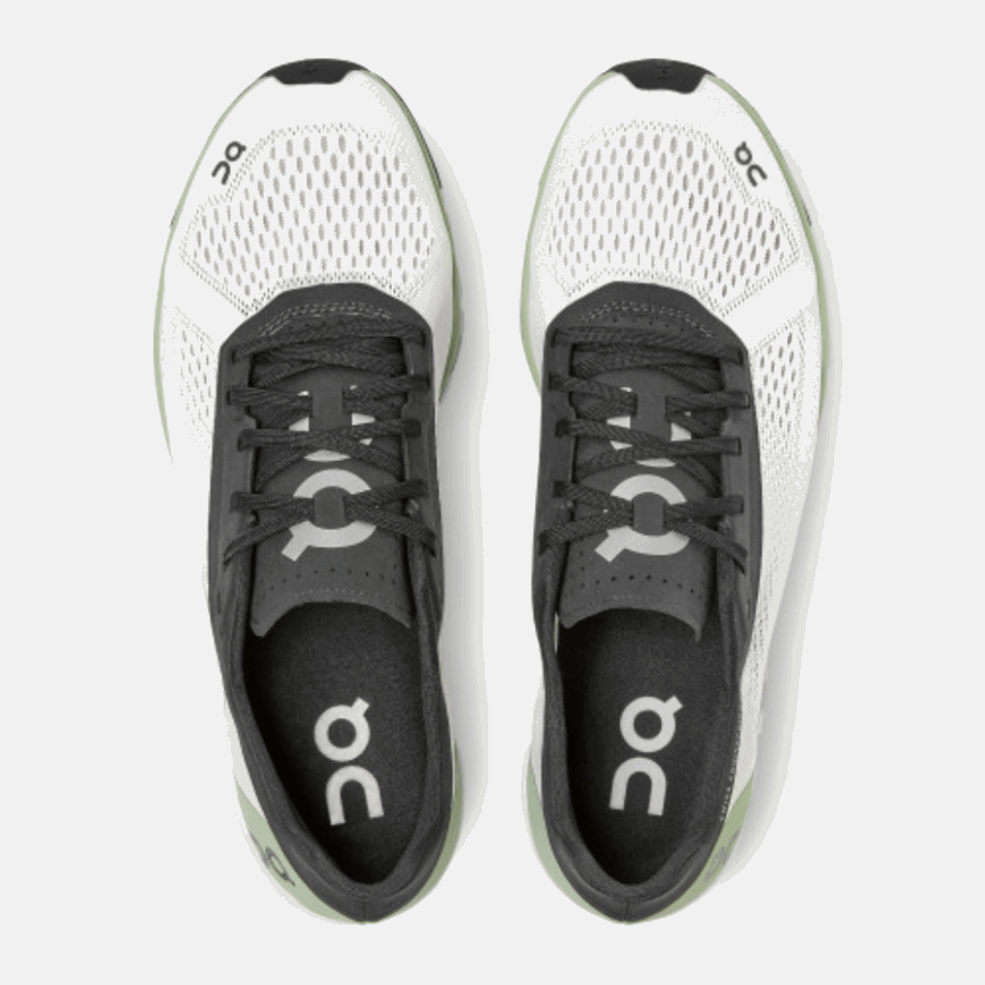 Cloudboom Sur La Course Blanc-noir