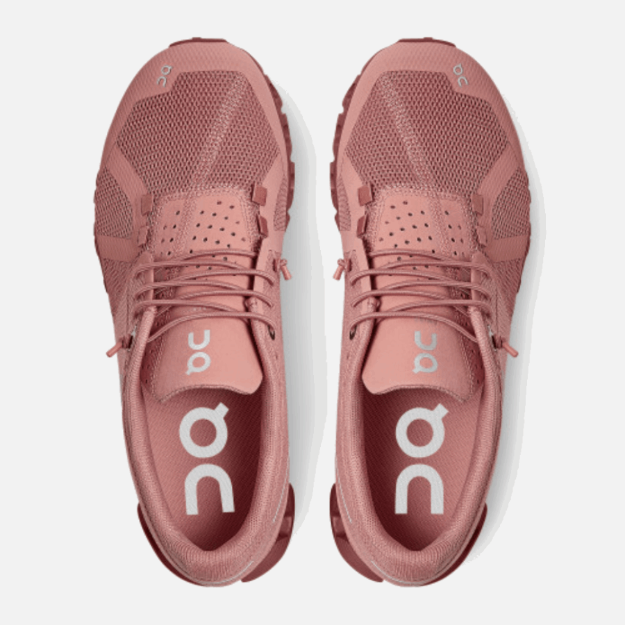 Nuage Monochrome Rose Sur L'exécution