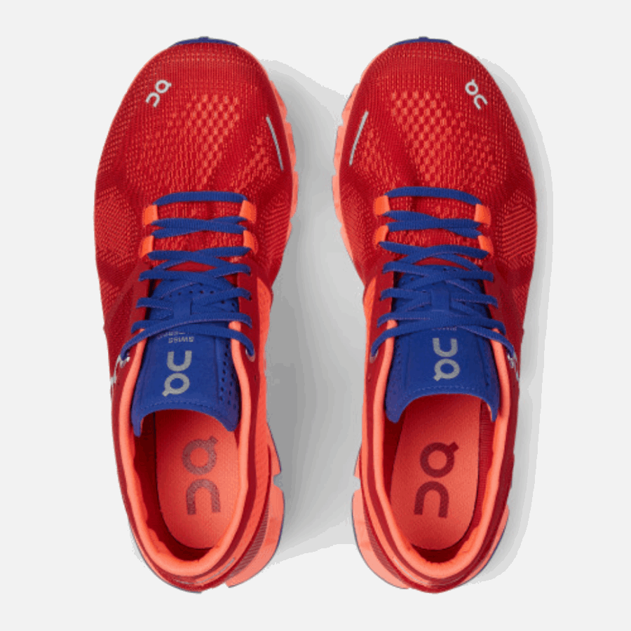 Cloud X Flash Rouge En Cours D'exécution