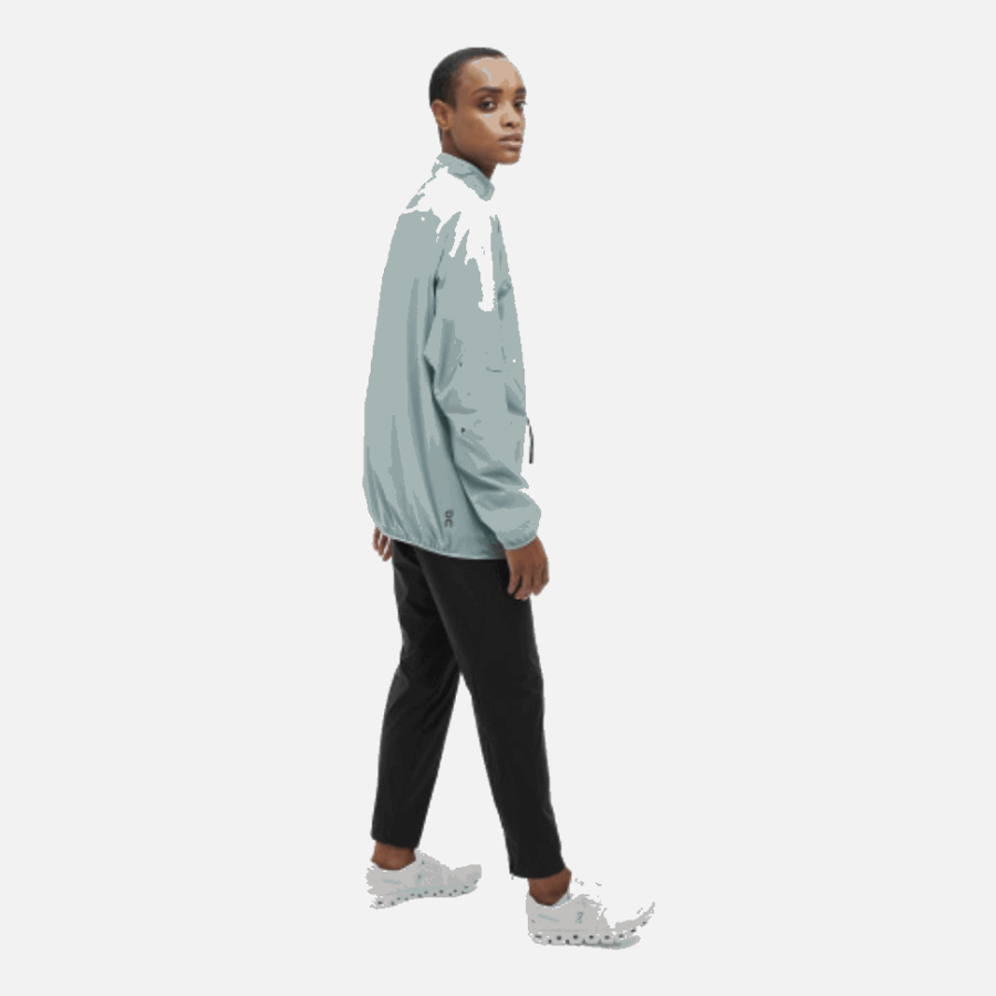 Veste Active Sur La Mer Courante