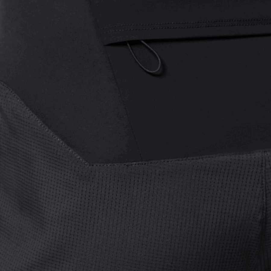 Short Léger Noir Sur La Course